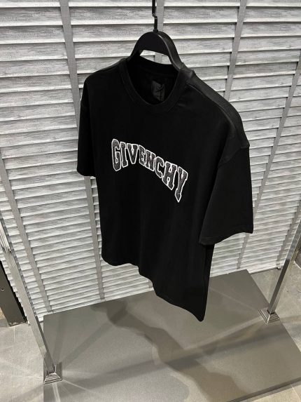 Шорты Givenchy  