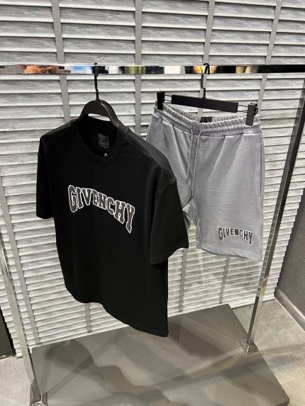 Шорты Givenchy  