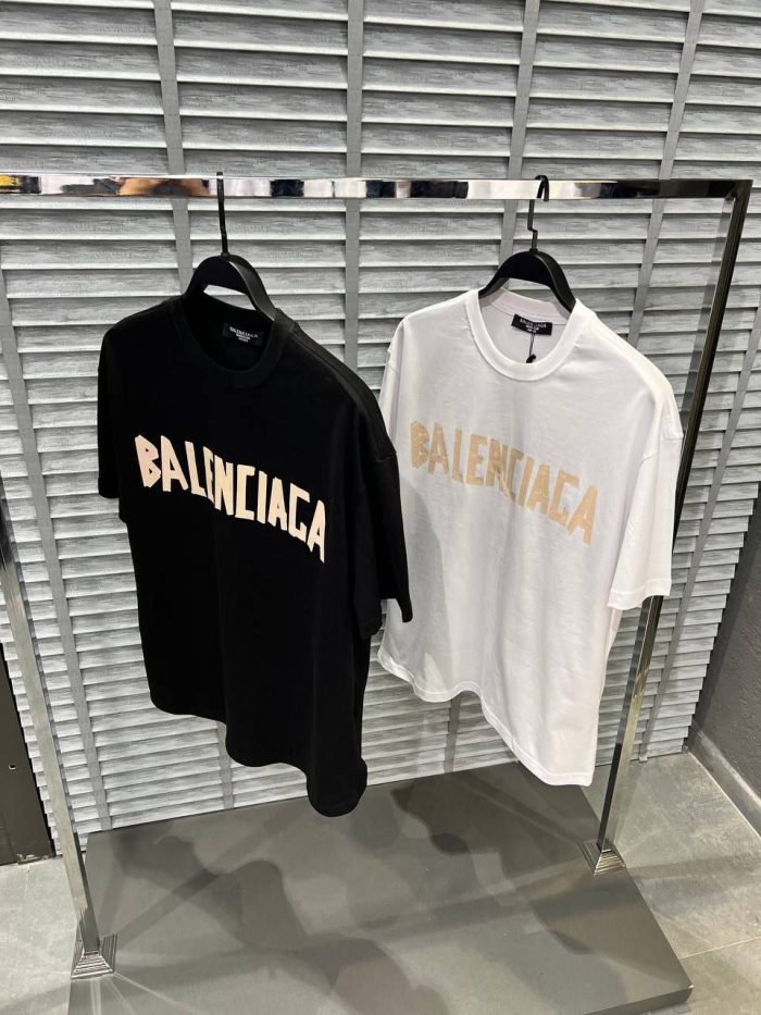 Футболка Balenciaga  