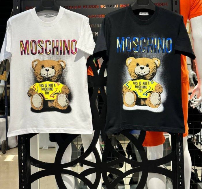 Футболка Moschino  