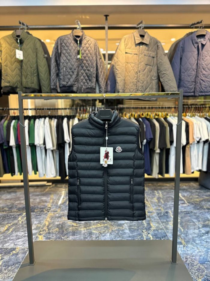 Жилет Moncler  