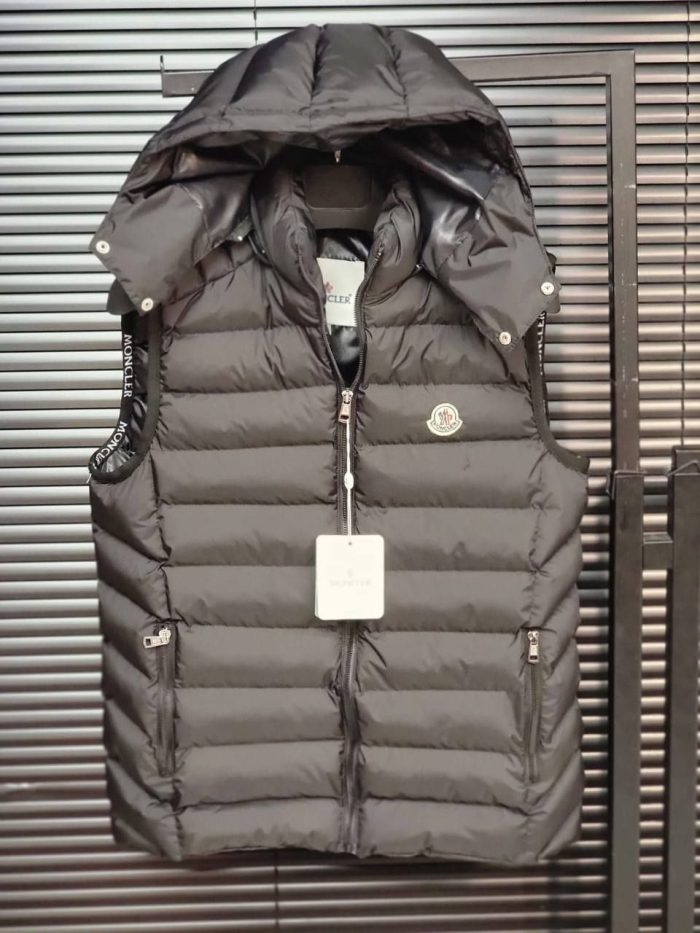 Жилет Moncler  