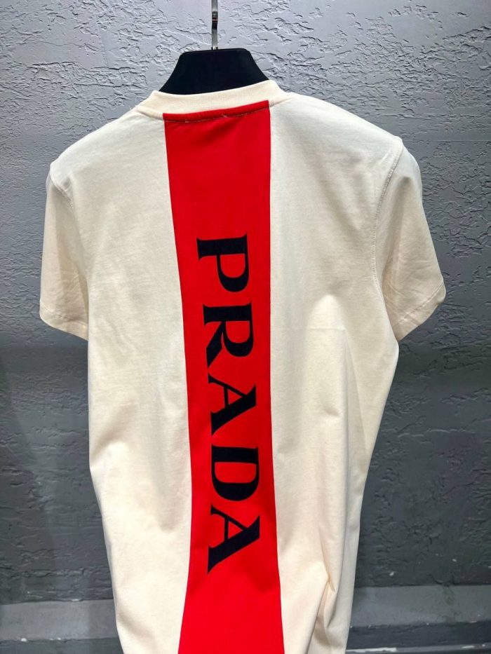 Футболка Prada  