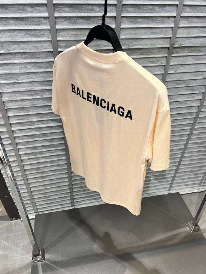 Футболка Balenciaga  