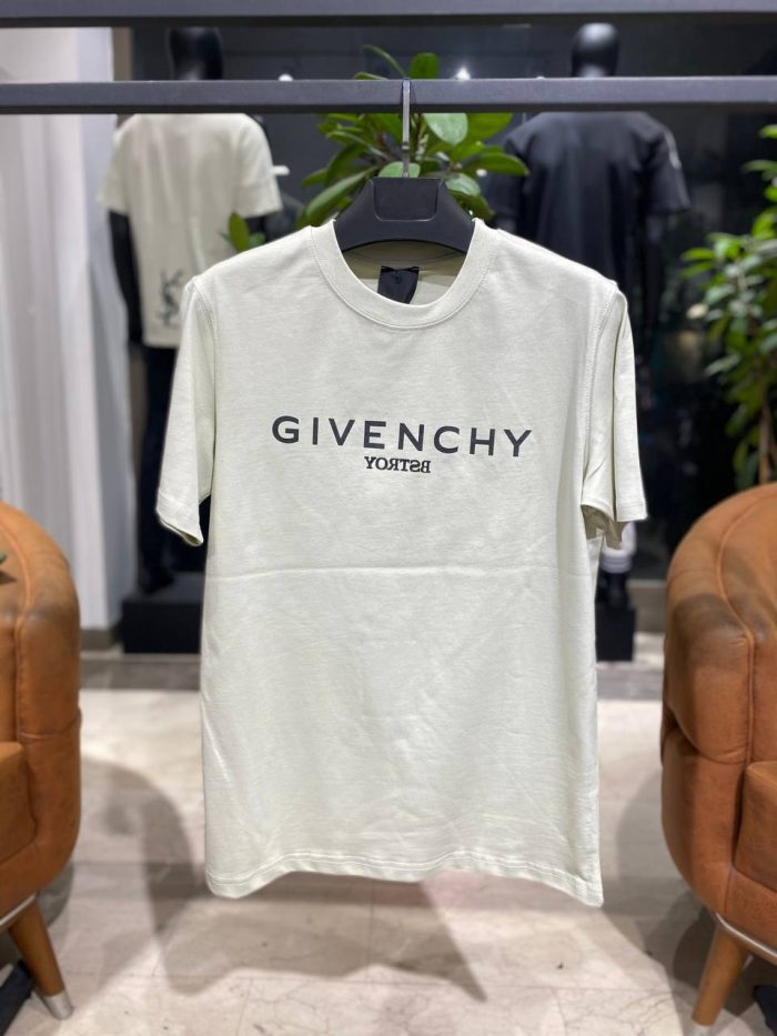 Футболка Givenchy  