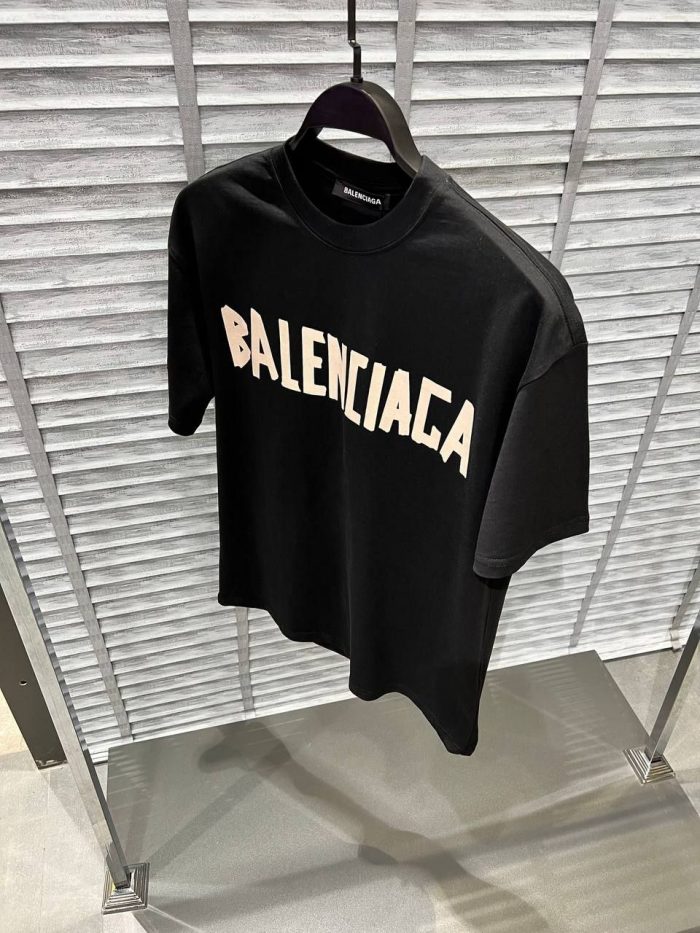 Футболка Balenciaga  