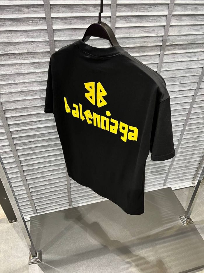 Футболка Balenciaga  