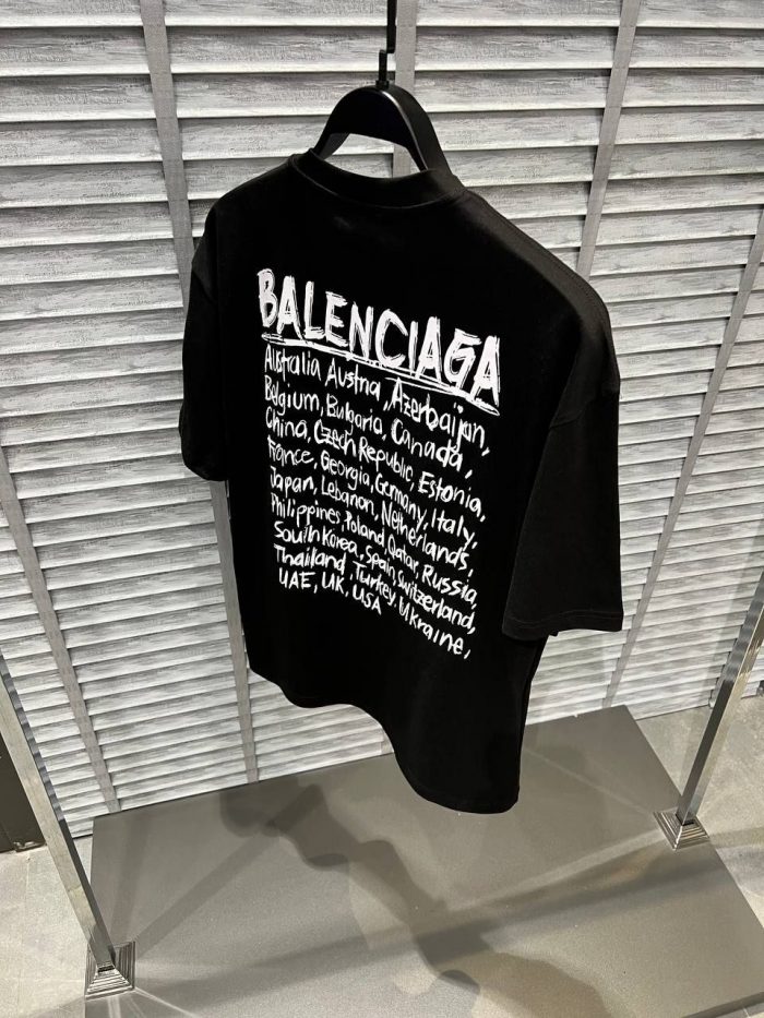 Футболка Balenciaga  