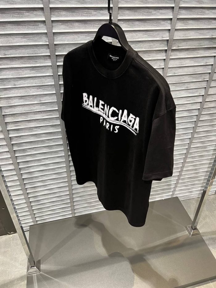 Футболка Balenciaga  