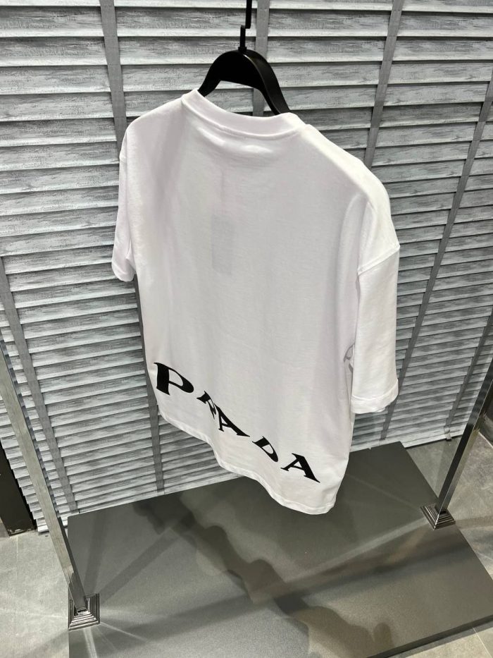 Футболка Prada  