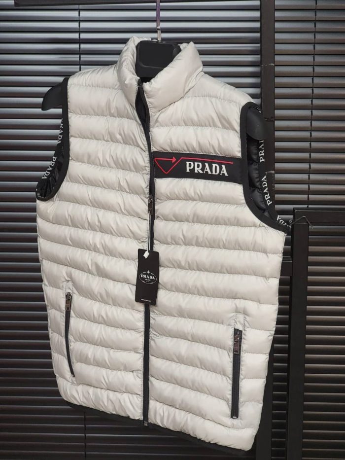 Жилет Prada  