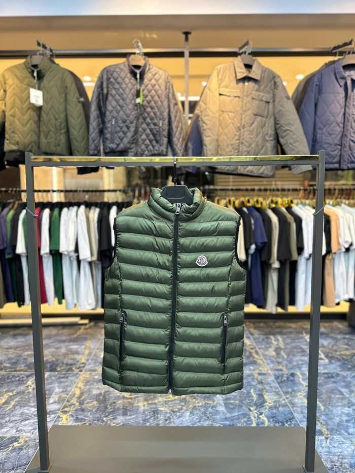 Жилет Moncler  