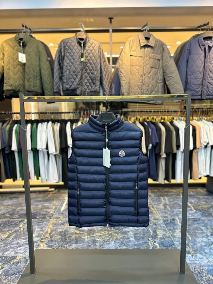 Жилет Moncler  