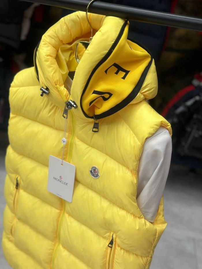 Жилет Moncler  