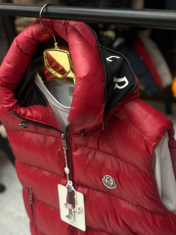 Жилет Moncler  