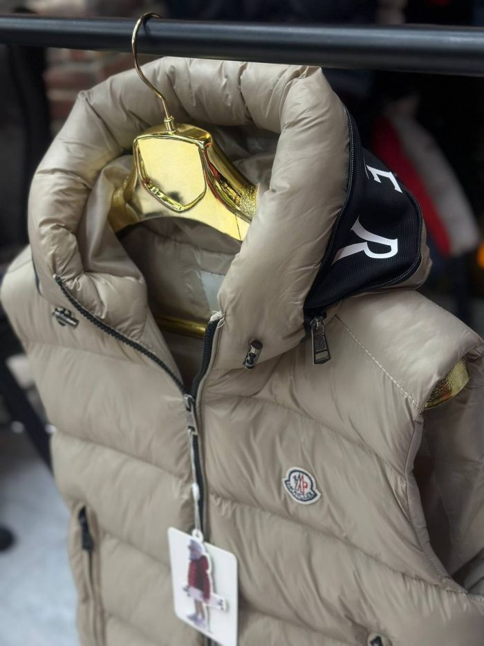 Жилет Moncler  