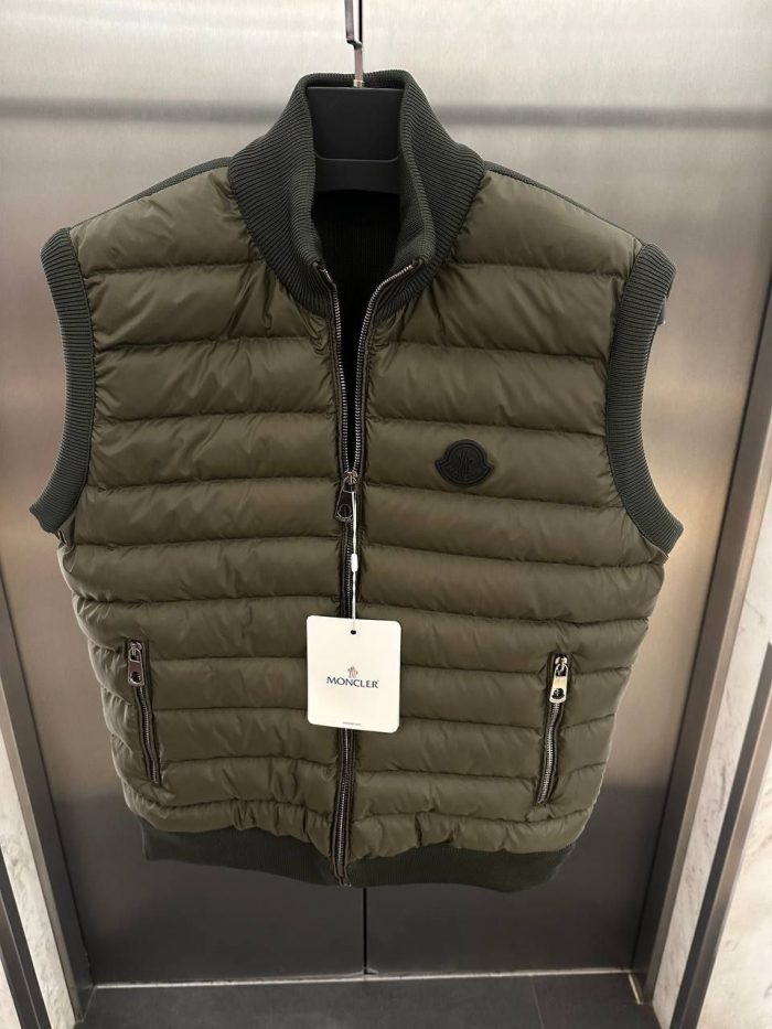 Жилет Moncler  