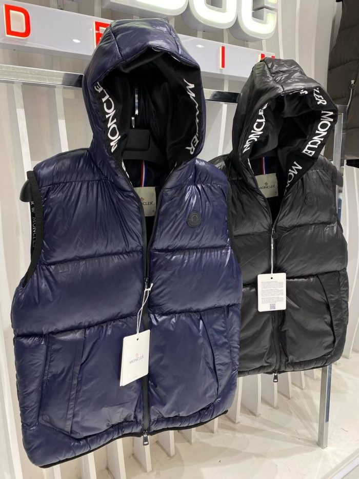 Жилет Moncler  