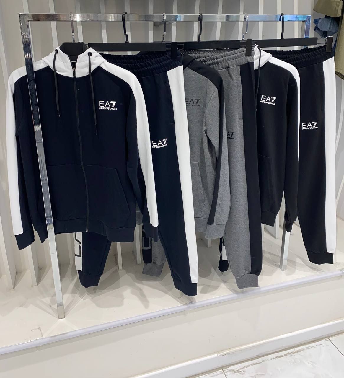 Костюм Emporio Armani Костюм Emporio Armani