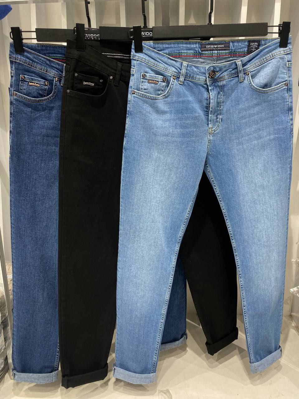 Джинсы Emporio Armani Джинсы Emporio Armani