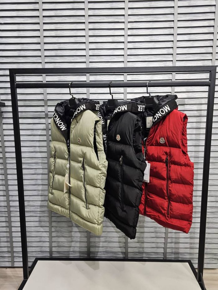 Жилет Moncler  