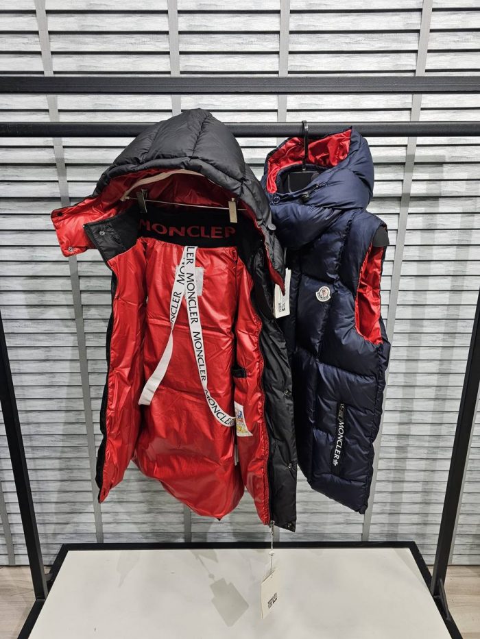 Жилет Moncler  