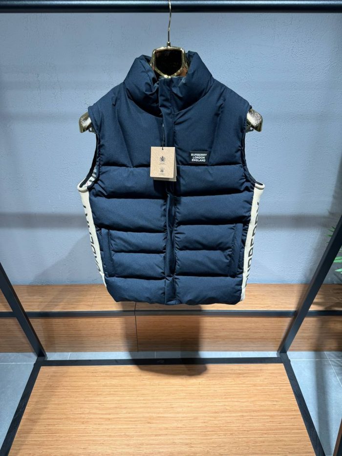 Жилет Burberry  