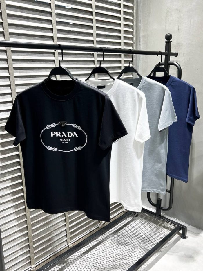 Футболка Prada  