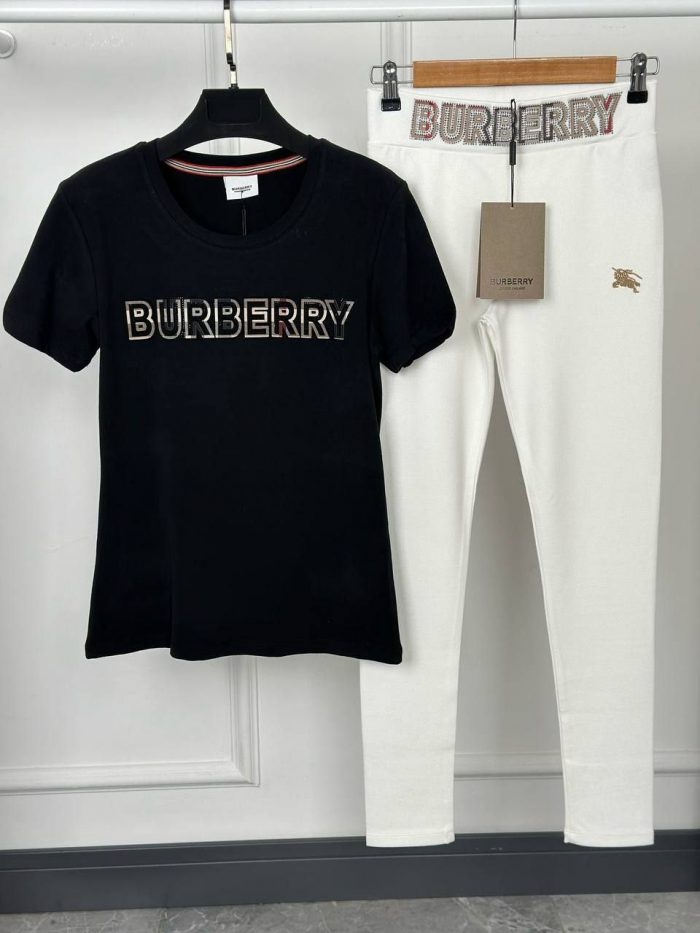 Костюм Burberry  