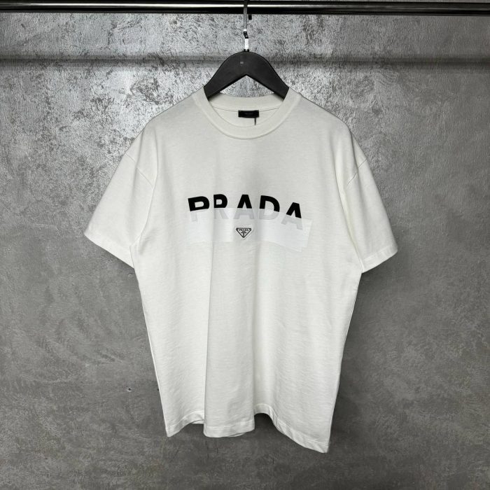 Футболка Prada  