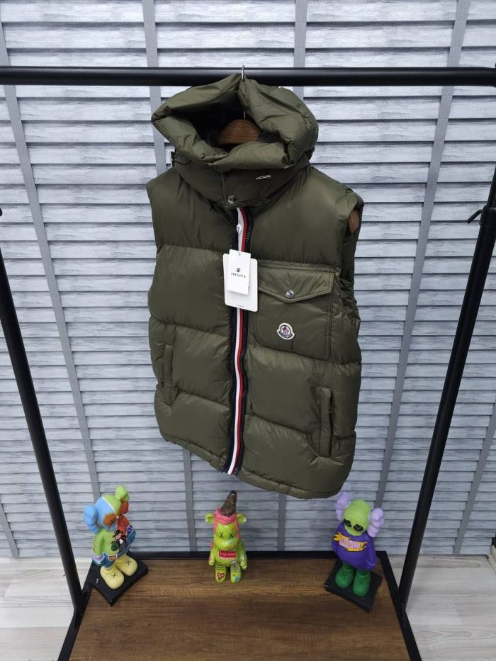 Жилет Moncler  