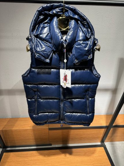 Жилет Moncler  