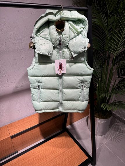 Жилет Moncler  