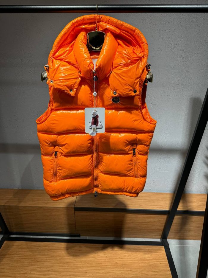 Жилет Moncler  