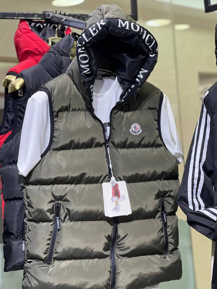 Жилет Moncler  