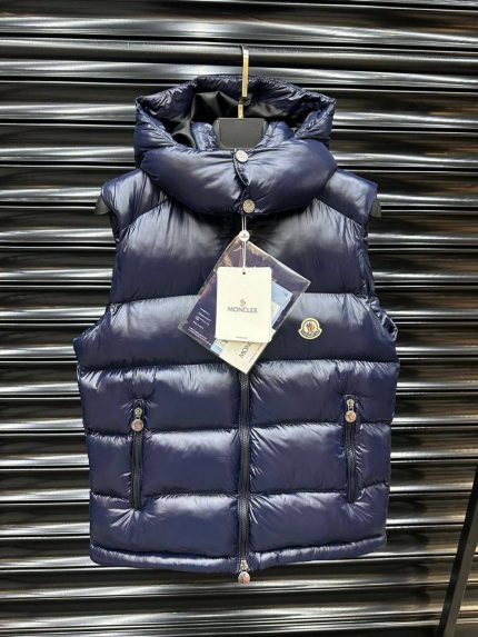 Жилет Moncler  