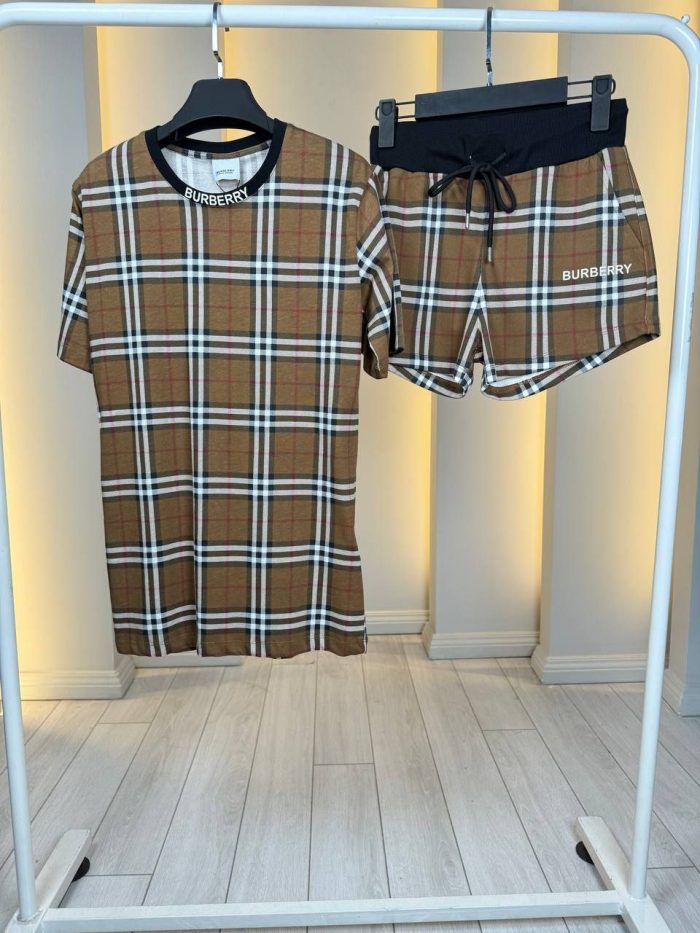 Костюм Burberry  