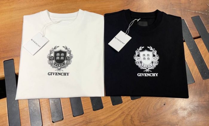 Футболка Givenchy  