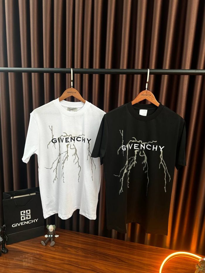 Футболка Givenchy  