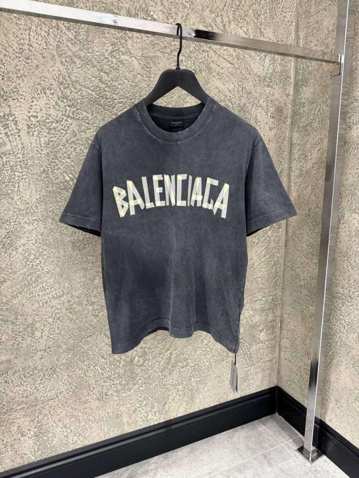 Футболка Balenciaga  