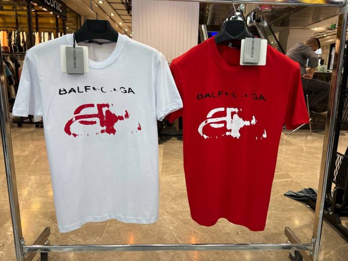 Футболка Balenciaga  