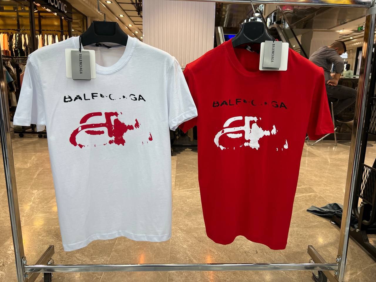 Футболка Balenciaga Футболка Balenciaga