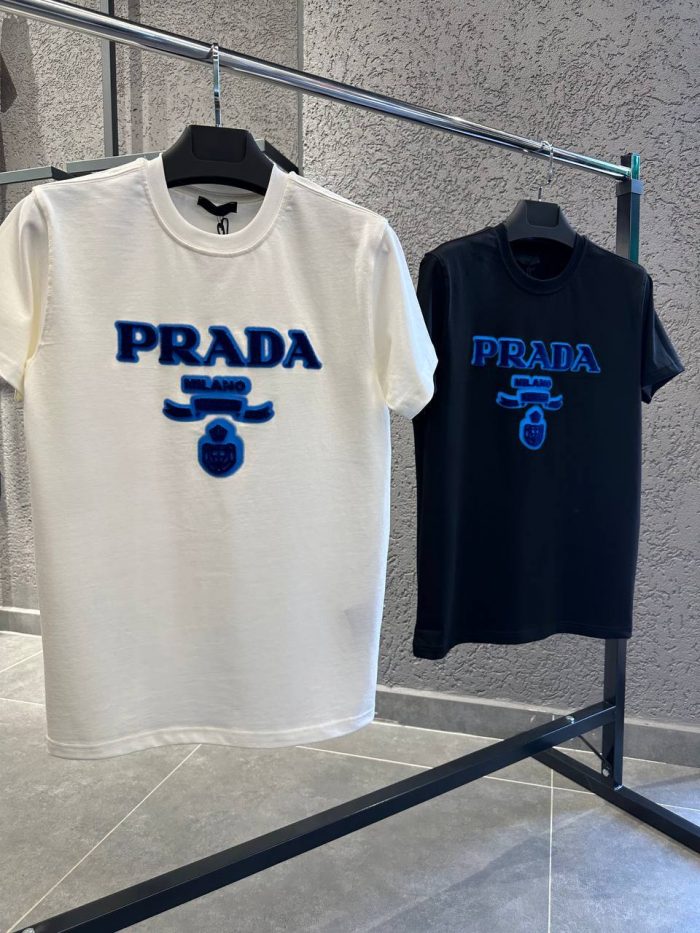 Футболка Prada  